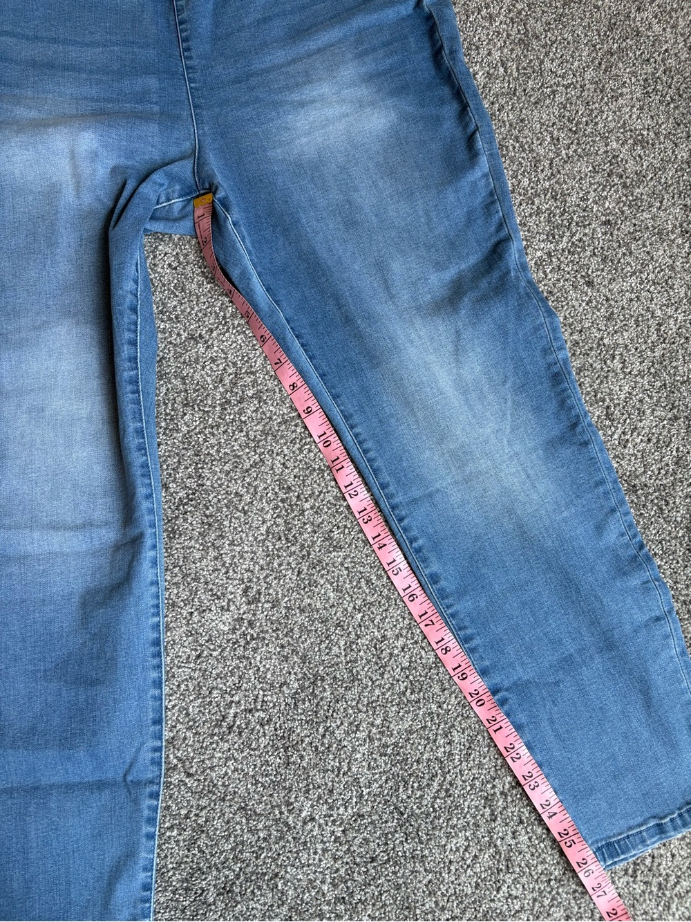 Soft Surroundings Light Wash Pull on Denim Jeans Whiskering Stretchy Size PXL - Picture 5 of 11